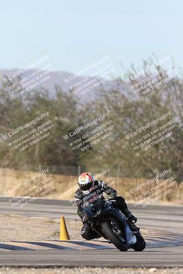 media/Dec-01-2025-Moto Forza (Mon) [[2daa91e15f]]/3-Beginner Group/Session 3 (Turn 3)/